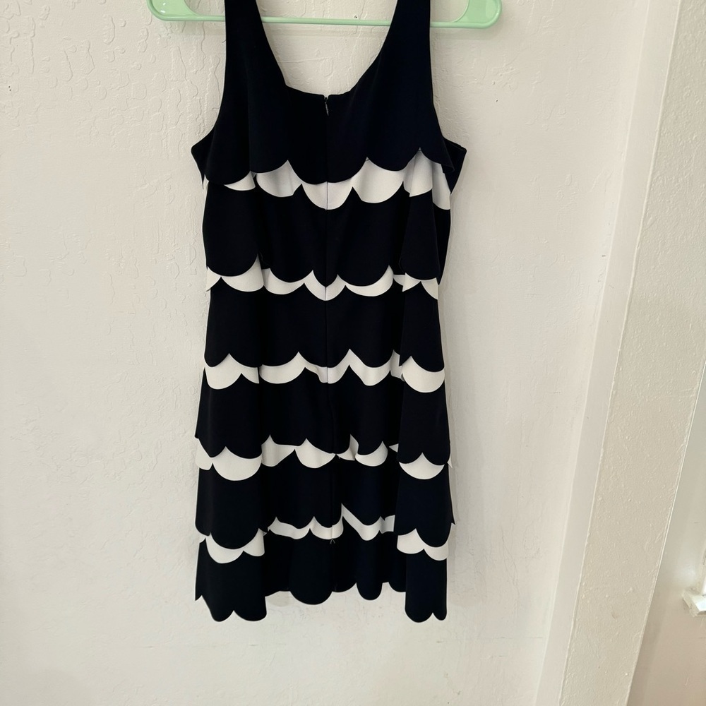 Julia Jordan Sleeveless Tank Scallop Shape Sheath Black White Dress Size 10 - Picture 7 of 12